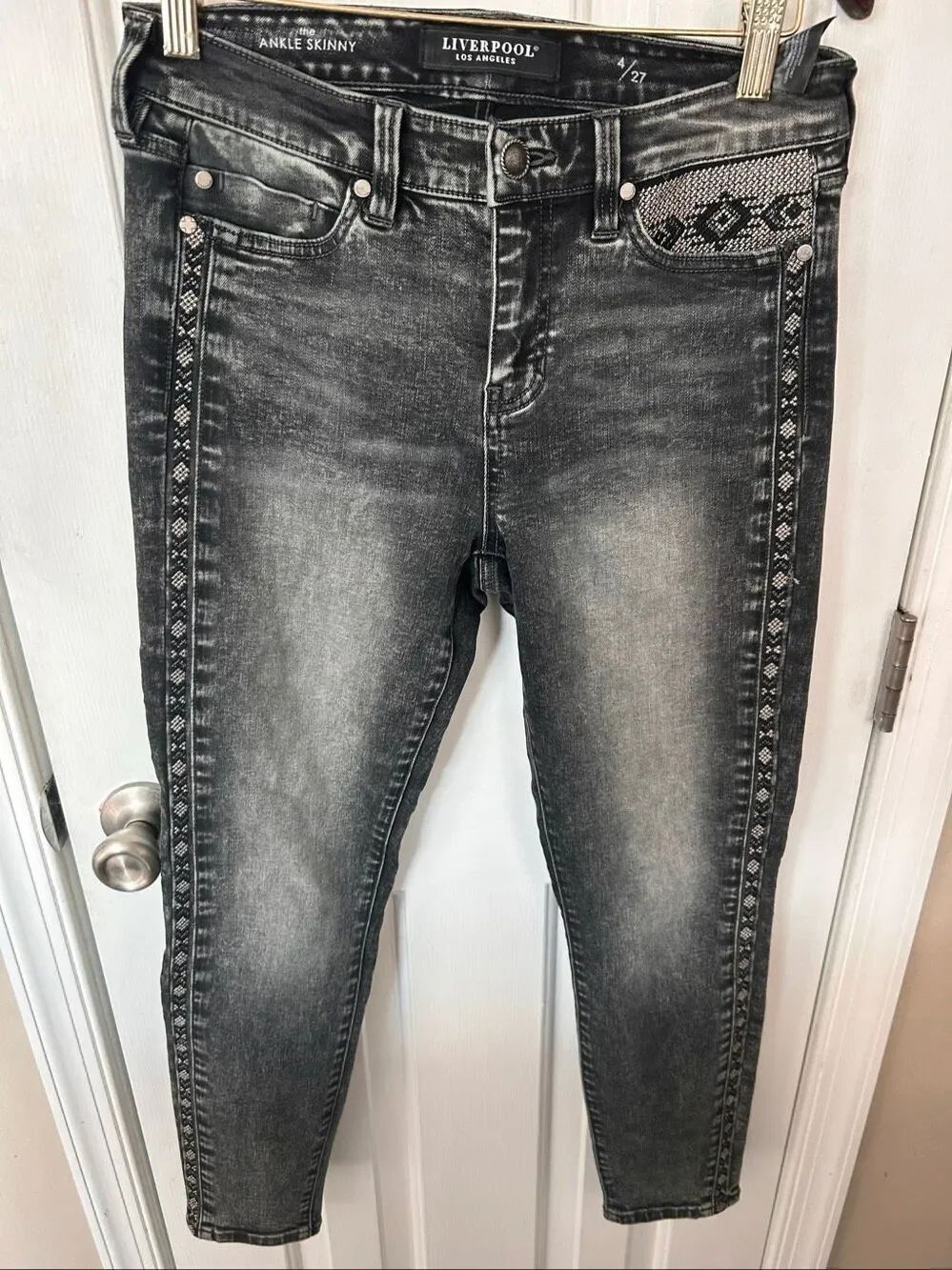 Liverpool LA Size 4 Black Denim W/Silver Metallic Thread Skinny Jeans